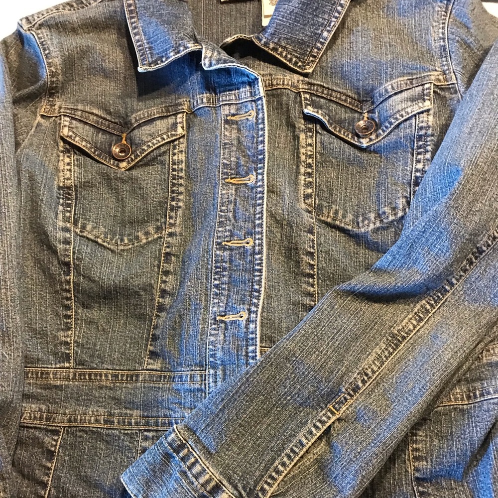 Figure flattering Jean jacket